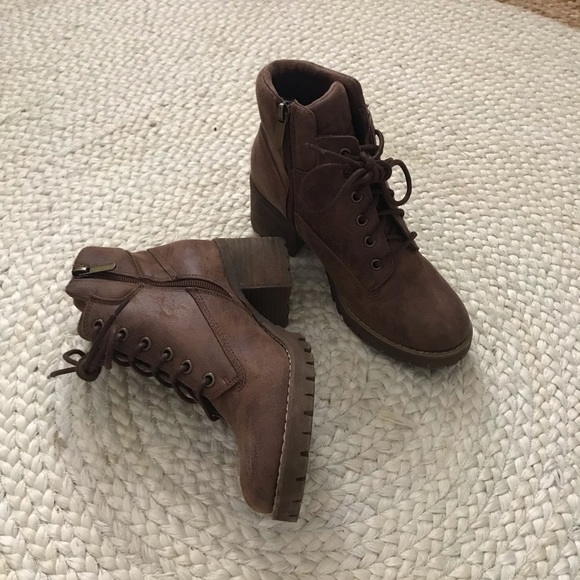 Crown Vintage • Brown Lace Up Booties